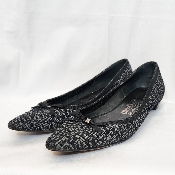 Women's Salvatore Ferragamo Pointed Toe Ballet Flats / Size 7 / 1.5cm Wide Heels - Picture 3 of 7